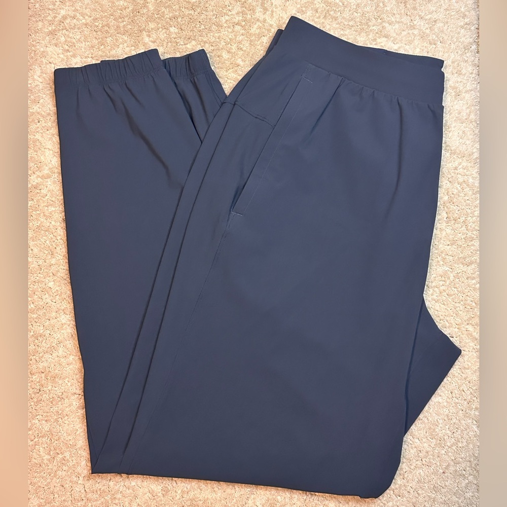 Lululemon Surge Jogger 29"
Iron Blue Size Large